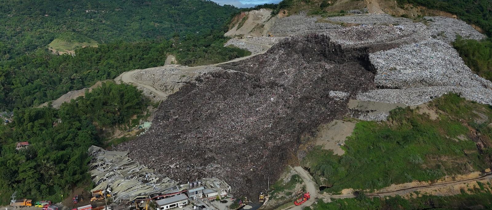 deadly-trash-avalanche-in-filipino-landfill-leaves-dozens-missing-scrape-1767988959.jpg