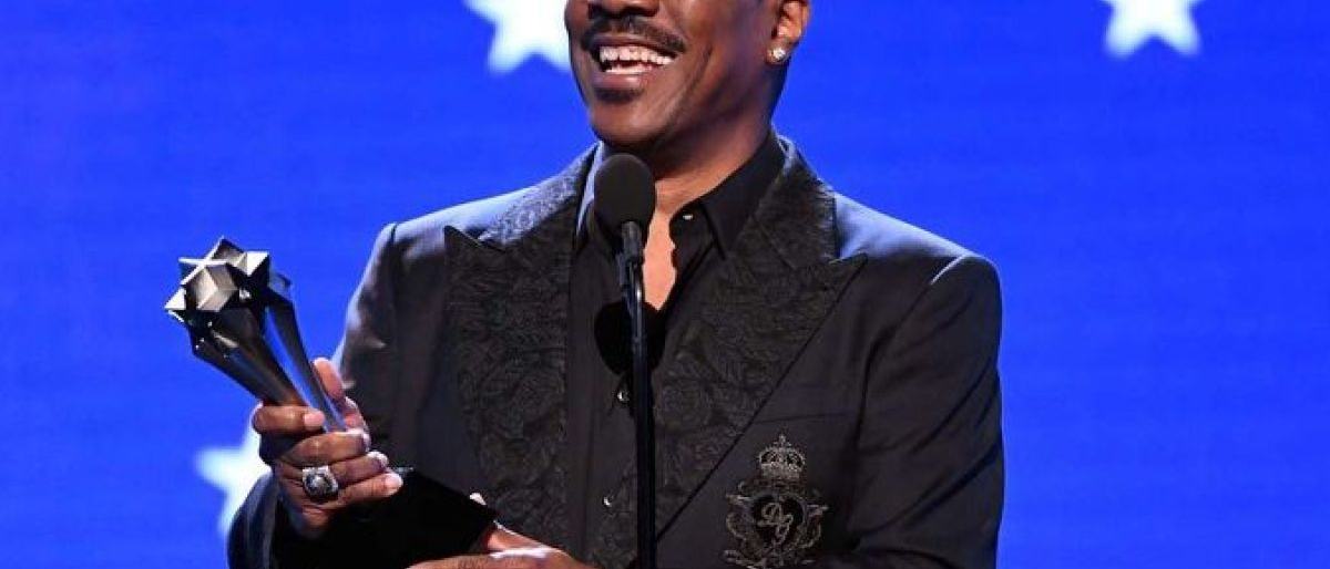 Eddie Murphy akan isi suara Donkey dalam spinoff film animasi "Shrek"