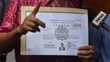 eks-wakapolri-di-sidang-pn-solo-foto-di-ijazah-berbeda-dengan-jokowi-1768320416.jpg