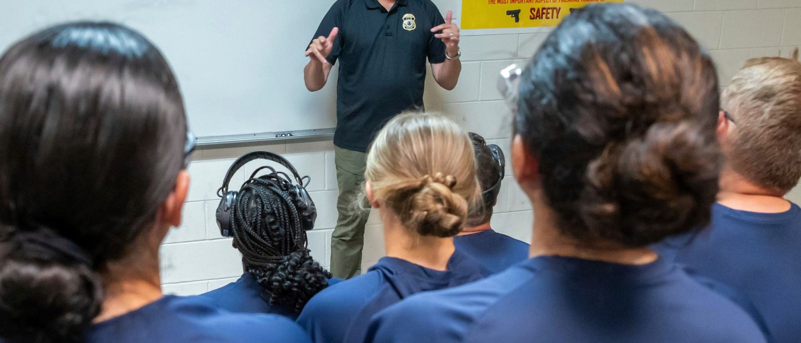 has-us-ice-officer-training-been-reduced-to-47-days-1768306119.jpg