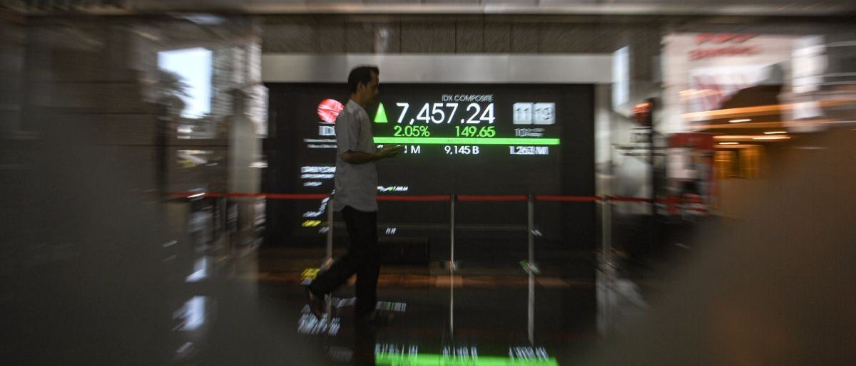 IHSG Senin dibuka menguat 35,90 poin ke posisi 5.932
