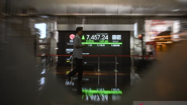 IHSG Senin dibuka menguat 35,90 poin ke posisi 5.932
