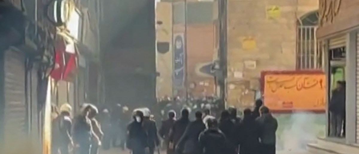 irans-army-pledges-to-defend-national-interests-after-us-backs-protesters-scrape-1768046594.jpg