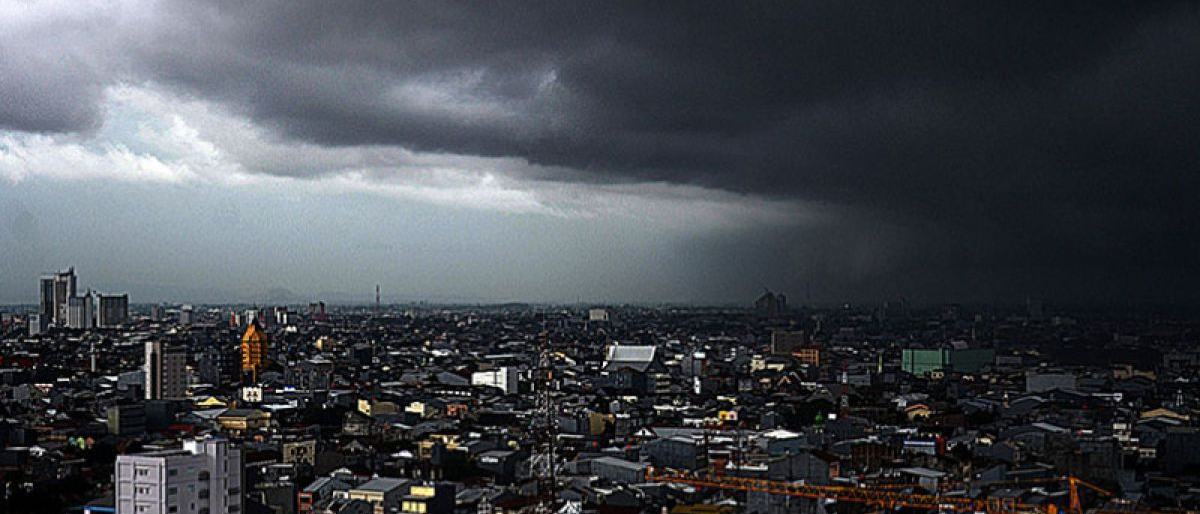 Kamis, BMKG: Langit Indonesia didominasi berawan hingga awan tebal
