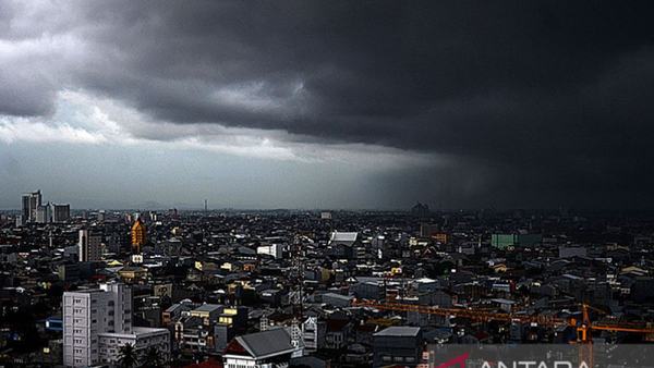 Kamis, BMKG: Langit Indonesia didominasi berawan hingga awan tebal