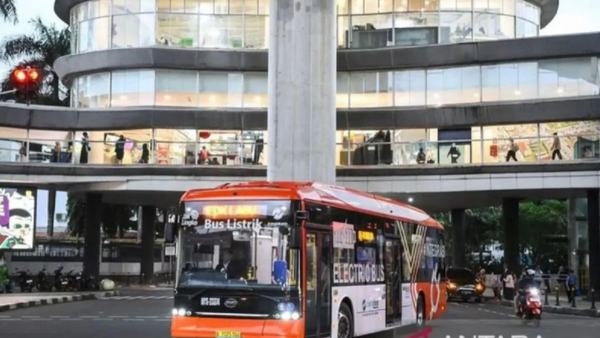 Layanan Transjakarta 1N dan 10D beroperasi hanya hingga akhir Juni ini