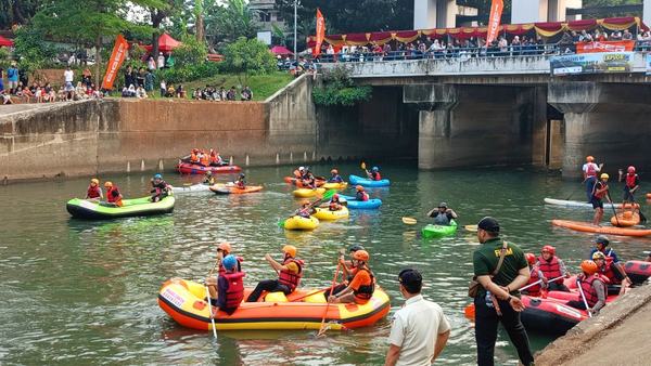 Lomba dayung meriahkan HUT Jakarta dan promosikan BKT Jaktim