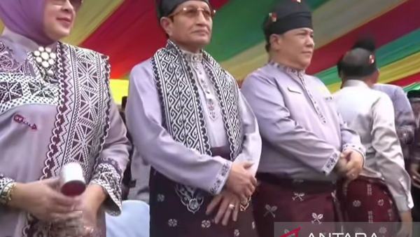 Menag RI saksikan pawai ta'aruf MTQ Riau di Kuantan Singingi