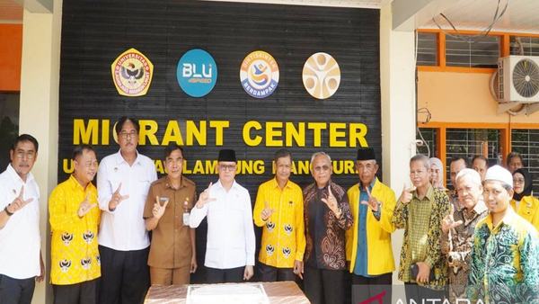 Menteri P2MI ingin Migrant Center ULM pusat pengembangan calon PMI