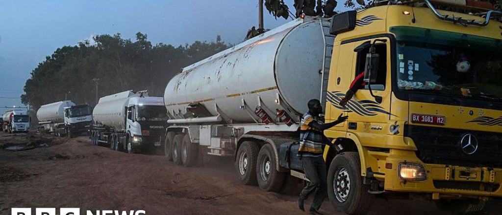 niger-revokes-licences-of-tanker-drivers-who-refuse-to-go-to-mali-amid-jihadist-blockade-1768306530.jpg