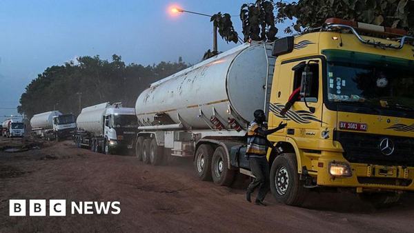 niger-revokes-licences-of-tanker-drivers-who-refuse-to-go-to-mali-amid-jihadist-blockade-1768306530.jpg