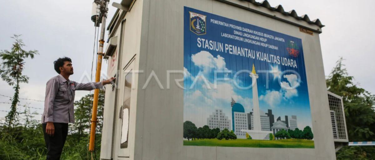 Pakai masker, kualitas udara Jakarta terburuk kedua di dunia
