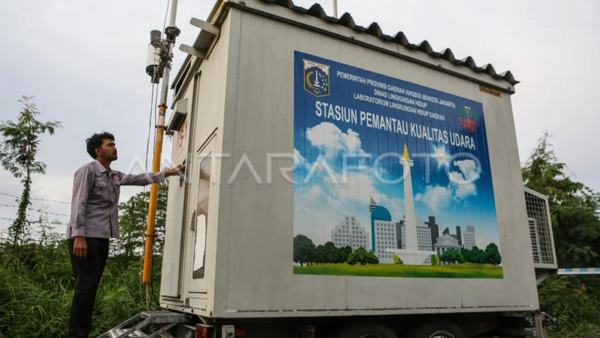 Pakai masker, kualitas udara Jakarta terburuk kedua di dunia
