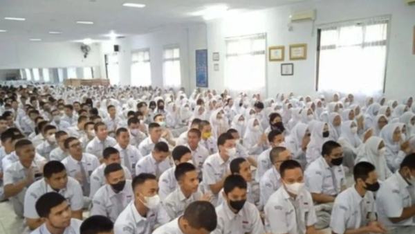 Pemprov Riau keluarkan surat edaran larang sekolah jual seragam