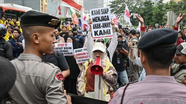 Pengamat sebut demonstrasi bayaran dapat rusak demokrasi