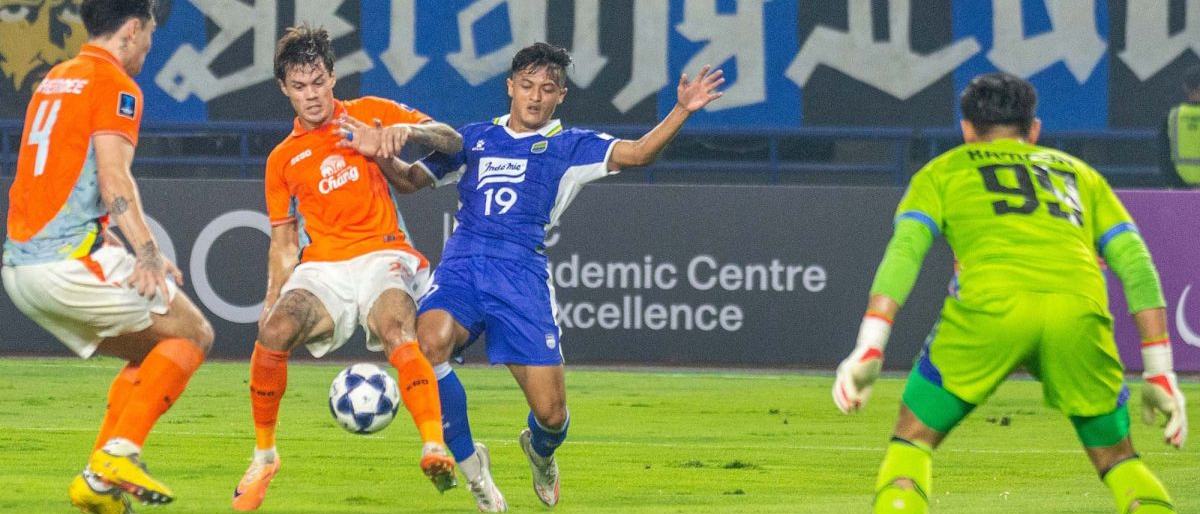 Persib Bandung lepas Alfeandra Dewangga ke Arema FC