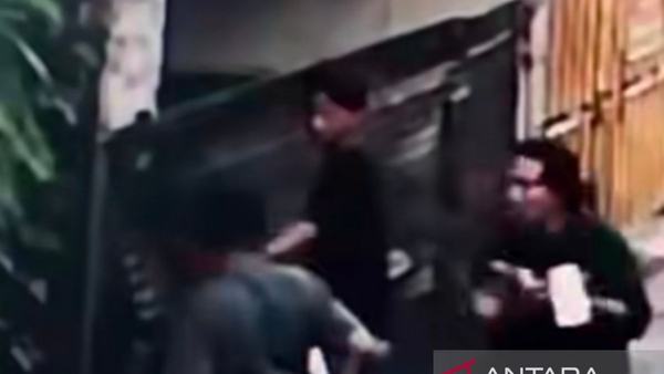 Polisi tangkap pengamen yang lakukan perusakan pagar rumah di Bekasi