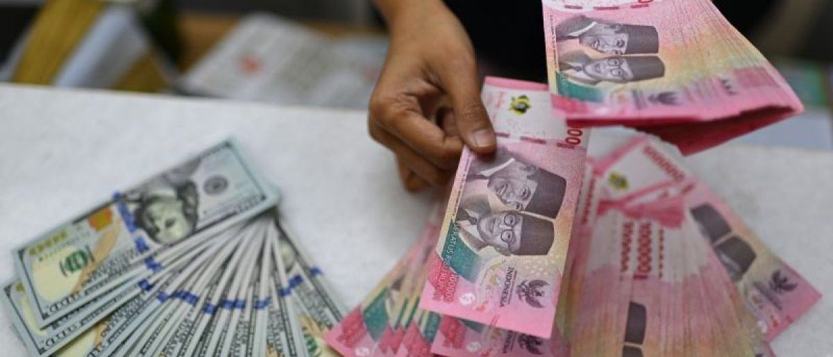 Rupiah pada Selasa pagi melemah jadi Rp17.883 per dolar AS