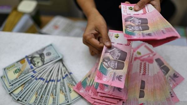 Rupiah pada Selasa pagi melemah jadi Rp17.883 per dolar AS
