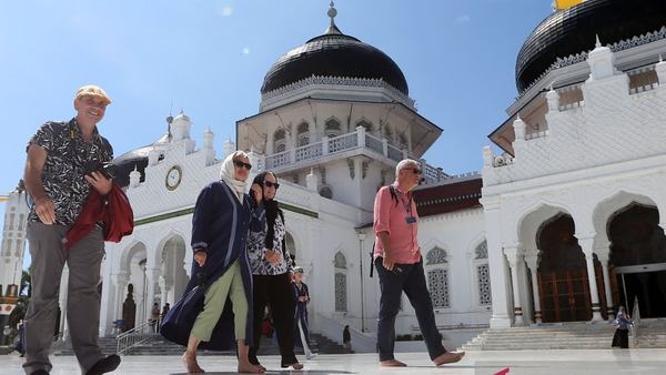Simak lagi warta soal wisata halal, insiden di konser Harry Styles