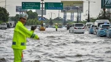 tol-arah-bandara-soetta-masih-tergenang-diimbau-jalur-alternatif-1768276880.jpg